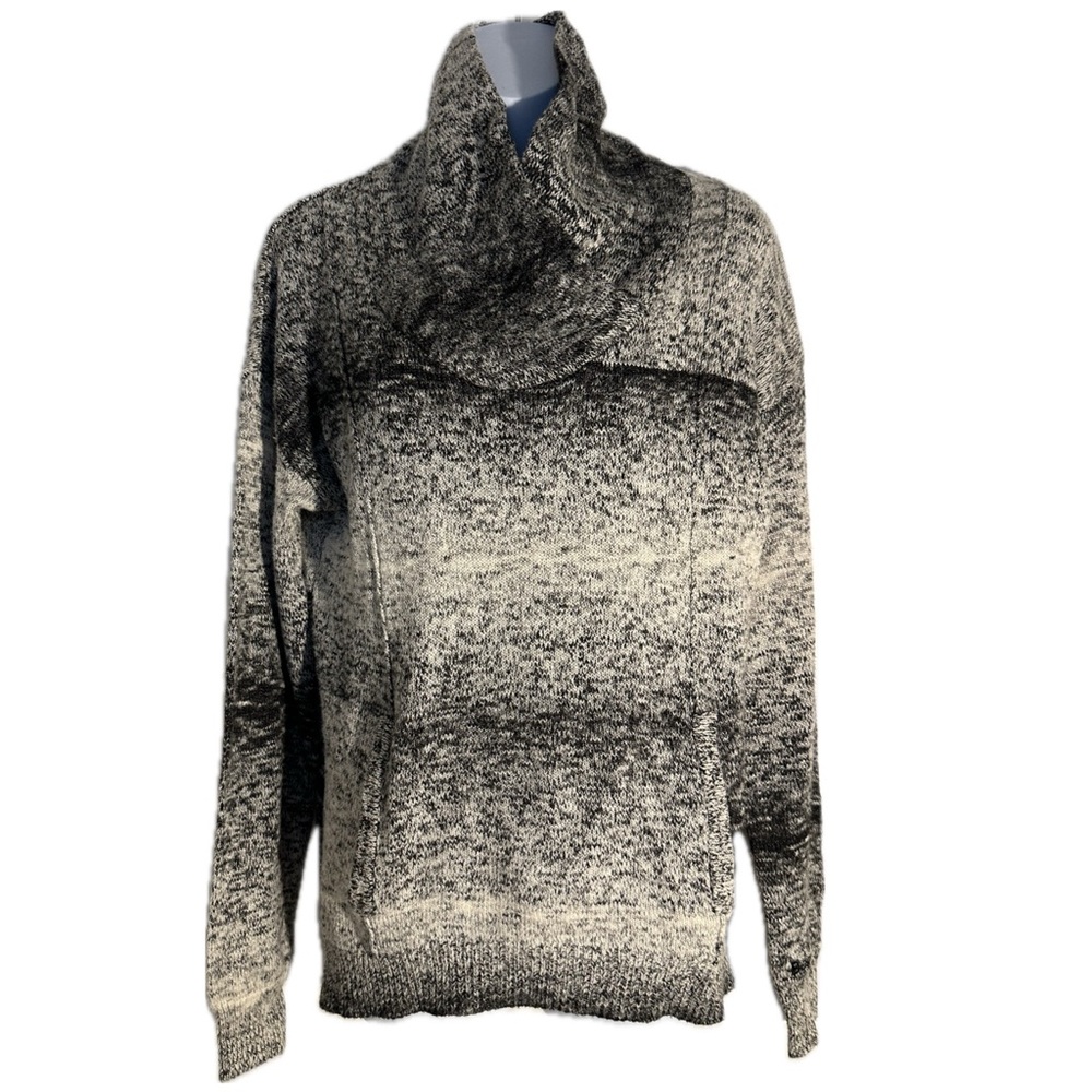 BENCH Sweater size large